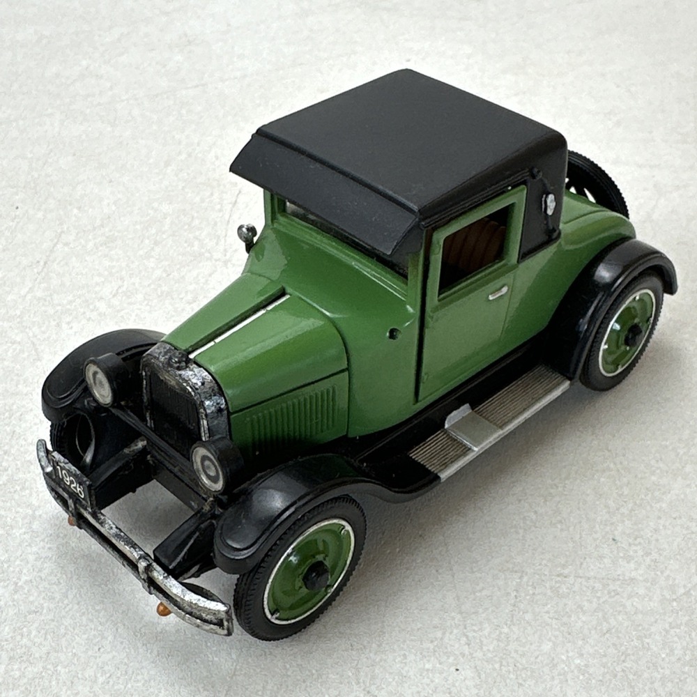 1926 Chevy Superior V 2 Passenger Coupe Model Car 1:32 Green